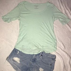 Old navy t shirt